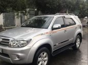 Cần bán Toyota Fortuner 2010, màu bạc, 615 triệu