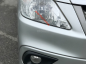 Bán ô tô Toyota Innova 2.0E đời 2014, màu bạc