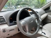 Bán ô tô Toyota Camry LE đời 2011, màu đen, xe nhập, giá chỉ 705 triệu