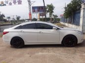 Bán Hyundai Sonata 2.0AT màu trắng, nhập Hàn Quốc 2011 biển tỉnh đi 59000km