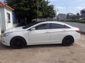 Bán Hyundai Sonata 2.0AT màu trắng, nhập Hàn Quốc 2011 biển tỉnh đi 59000km