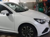 Cần bán gấp Mazda 2 đời 2017, màu trắng