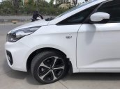 Bán xe Kia Rondo sản xuất năm 2019, màu trắng