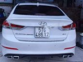 Bán ô tô Hyundai Elantra sản xuất 2017, màu trắng, nhập khẩu nguyên chiếc số sàn, giá tốt