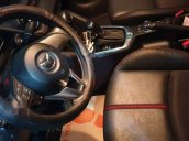 Cần bán gấp Mazda 2 đời 2017, màu trắng