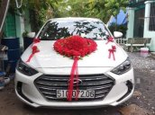 Cần bán xe Hyundai Elantra sản xuất 2018, màu trắng số sàn giá cạnh tranh