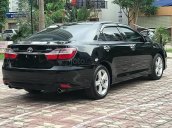 Cần bán xe Toyota Camry đời 2017, màu đen