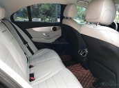 Cần bán Mercedes C200 năm sản xuất 2016, màu đen