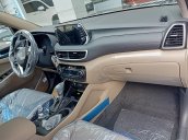 Hyundai Tucson 2019 2.0 AT tiêu chuẩn trắng+ xe mới về+ tặng phiếu 5 triệu