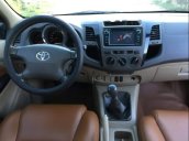 Cần bán xe Toyota Fortuner sản xuất năm 2012, màu bạc, máy móc còn zin