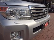 Bán Land Cruiser V8 2012, xe đẹp bảo hành chính hãng tại Toyota, chất lượng bao kiểm tra hãng