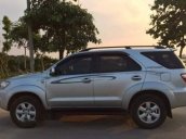 Bán Toyota Fortuner 2.5G 2010, màu bạc, máy dầu