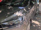 Cần bán Toyota Innova 2017, màu bạc số sàn, giá 675tr