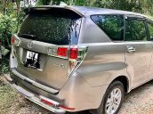 Cần bán Toyota Innova 2017, màu bạc số sàn, giá 675tr