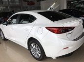 Bán ô tô Mazda 3 năm sản xuất 2018, màu trắng, 618 triệu