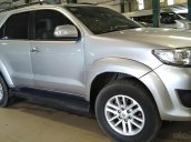 Cần bán lại xe Toyota Fortuner 2010, màu bạc số sàn