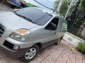 Cần bán gấp Hyundai Grand Starex 2006, màu bạc, xe nhập