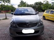 Cần bán Toyota Innova năm sản xuất 2009, màu bạc ít sử dụng