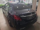 Cần bán xe Mercedes C300 AMG năm sản xuất 2019, màu xanh lam, mới 100%