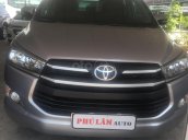 Cần bán Toyota Innova E đời 2017 số sàn, màu nâu