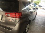 Cần bán Toyota Innova E đời 2017 số sàn, màu nâu