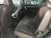 Bán Toyota Fortuner 2.8V 2 cầu, số tự động, máy dầu, nhập khẩu Indonesia T5/2019 màu đen VIP đi 8000km