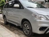 Bán Toyota Innova E đời 2015, màu bạc, chính chủ 