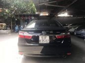 Bán xe Toyota Camry sản xuất 2016, màu đen 