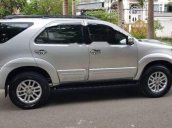 Gia đình bán Toyota Fortuner 2013, màu bạc số sàn