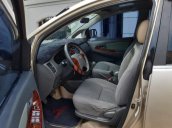 Bán Toyota Innova đời 2012, màu vàng