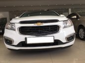 Bán xe Chevrolet Cruze LT 1.6MT đời 2017, màu trắng giá 425 triệu