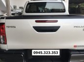 Bán Toyota Hilux 2.4 AT năm 2019, xe mua về chỉ có đổ xăng dầu vào là chạy