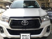 Bán Toyota Hilux 2.4 AT năm 2019, xe mua về chỉ có đổ xăng dầu vào là chạy