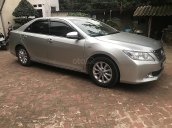 Gia đình bán Toyota Camry đời 2013, màu bạc, 715tr