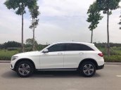 Cần bán xe Mercedes GLC 250 sản xuất năm 2017, màu trắng