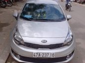 Cần bán Kia Rio đời 2016, màu bạc, xe bảo dưỡng thường xuyên