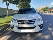 Cần bán xe Toyota Fortuner 2017 máy dầu, số sàn, màu trắng