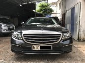 Bán Mercedes E200 sản xuất 2018, đi 24000 km, xe chính chủ