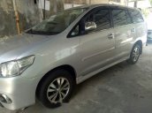 Cần bán lại xe Toyota Innova G 2.0 đời 2014, màu bạc số sàn, giá 465tr