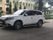 Chính chủ bán Mitsubishi Outlander năm 2018, màu trắng, giá 890tr