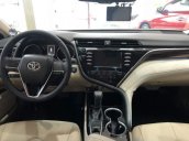 Cần bán xe Toyota Camry 2.0G đời 2019, màu trắng, nhập khẩu nguyên chiếc