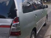 Cần bán xe Toyota Innova năm sản xuất 2014, màu bạc