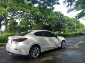 Bán ô tô Mazda 3 2.0AT sản xuất năm 2017, màu trắng sử dụng ít, cần bán lại 620 triệu