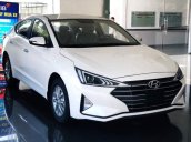 Cần bán xe Hyundai Elantra đời 2019, màu trắng