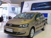 Bán Volkswagen Sharan đời 2017, màu vàng, nhập khẩu 