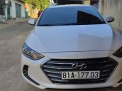 Cần bán Hyundai Elantra năm sản xuất 2018, màu trắng như mới