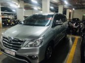 Bán xe Toyota Innova 2.0V sản xuất năm 2016, màu bạc như mới