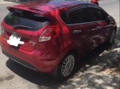 Bán xe Ford Fiesta sản xuất 2017, màu đỏ còn mới