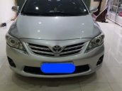 Cần bán lại xe Toyota Corolla Altis đời 2011, màu bạc