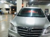 Bán xe Toyota Innova 2.0V sản xuất năm 2016, màu bạc như mới